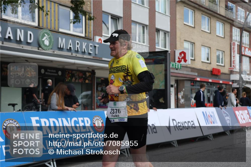15.09.2024 - PSD Bank Halbmarathon Michael Strokosch http://msf.ph/oto/7085955 15.09.2024 12:33:56 Ziel 2376, 3433, 3451 meine-sportfotos.de