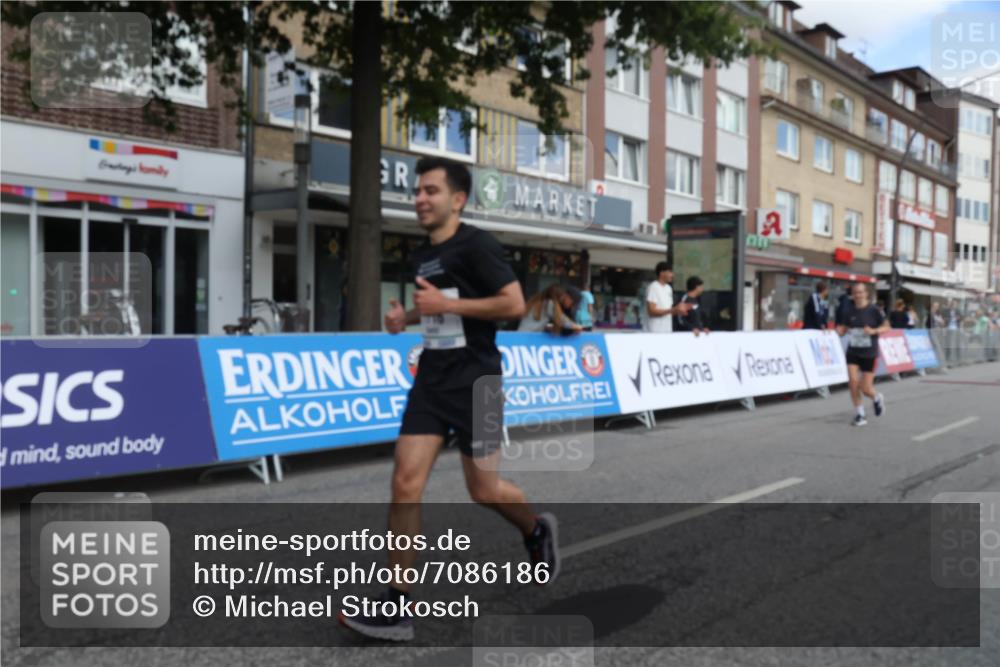 15.09.2024 - PSD Bank Halbmarathon Michael Strokosch http://msf.ph/oto/7086186 15.09.2024 12:34:23 Ziel 1716, 2918, 3409 meine-sportfotos.de