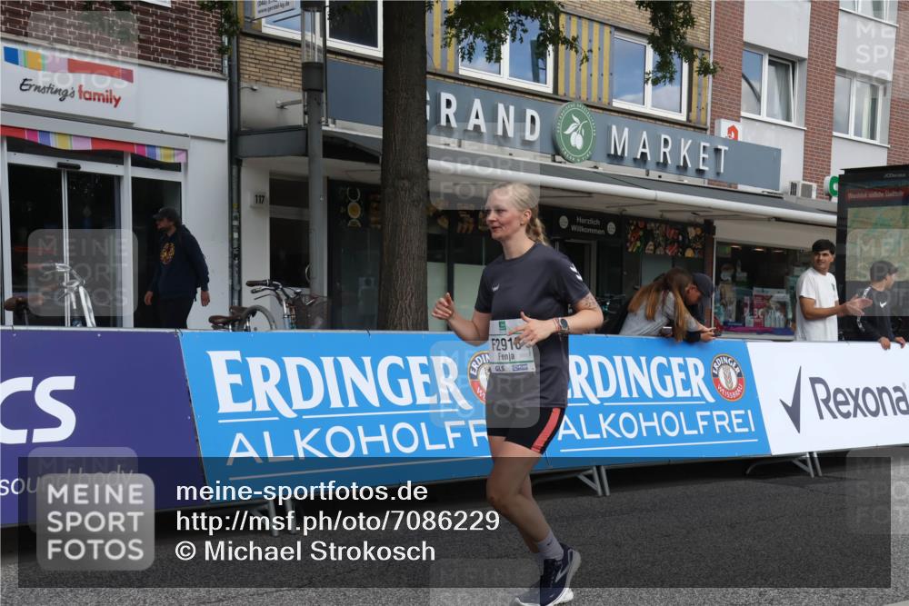15.09.2024 - PSD Bank Halbmarathon Michael Strokosch http://msf.ph/oto/7086229 15.09.2024 12:34:26 Ziel 1716, 2918, 3409 meine-sportfotos.de