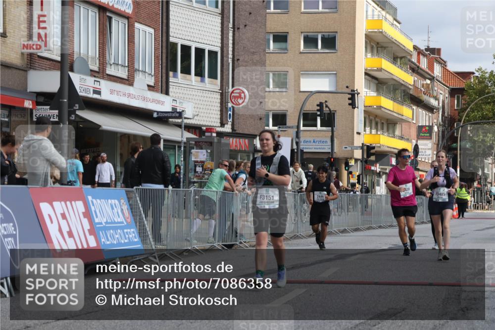 15.09.2024 - PSD Bank Halbmarathon Michael Strokosch http://msf.ph/oto/7086358 15.09.2024 12:34:42 Ziel 2438, 2444, 3151, 3251, 3273, 3485 meine-sportfotos.de