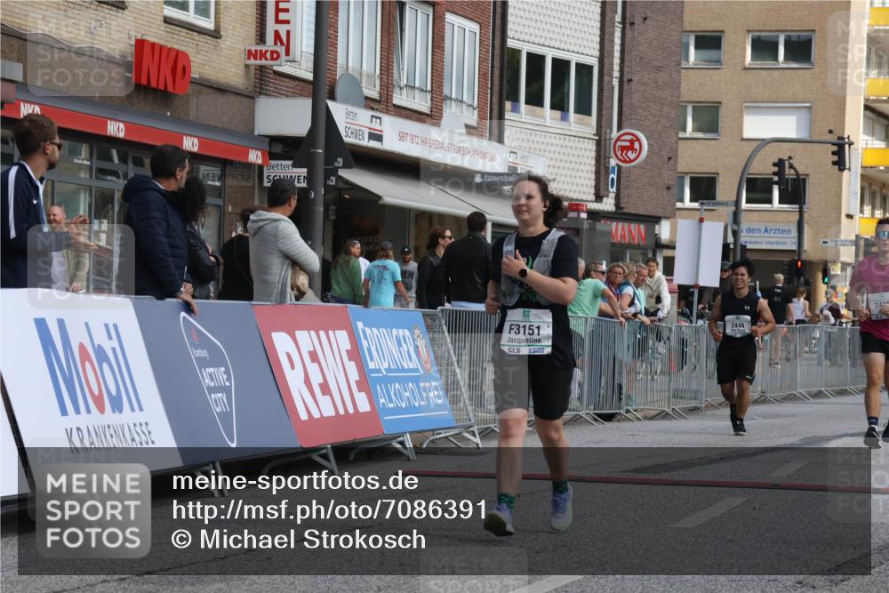 15.09.2024 - PSD Bank Halbmarathon Michael Strokosch http://msf.ph/oto/7086391 15.09.2024 12:34:43 Ziel 2438, 2444, 3151, 3251, 3273, 3485 meine-sportfotos.de