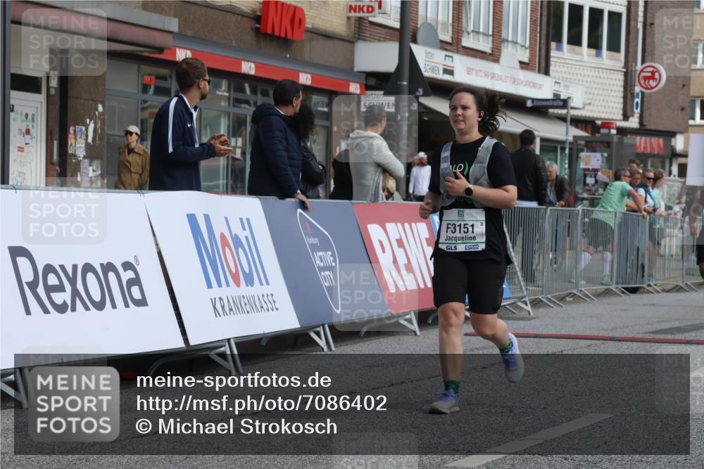 15.09.2024 - PSD Bank Halbmarathon Michael Strokosch http://msf.ph/oto/7086402 15.09.2024 12:34:44 Ziel 2438, 2444, 3151, 3251, 3273, 3485 meine-sportfotos.de