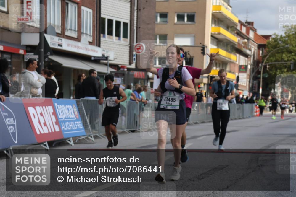 15.09.2024 - PSD Bank Halbmarathon Michael Strokosch http://msf.ph/oto/7086441 15.09.2024 12:34:47 Ziel 2438, 2444, 3151, 3251, 3273, 3485 meine-sportfotos.de