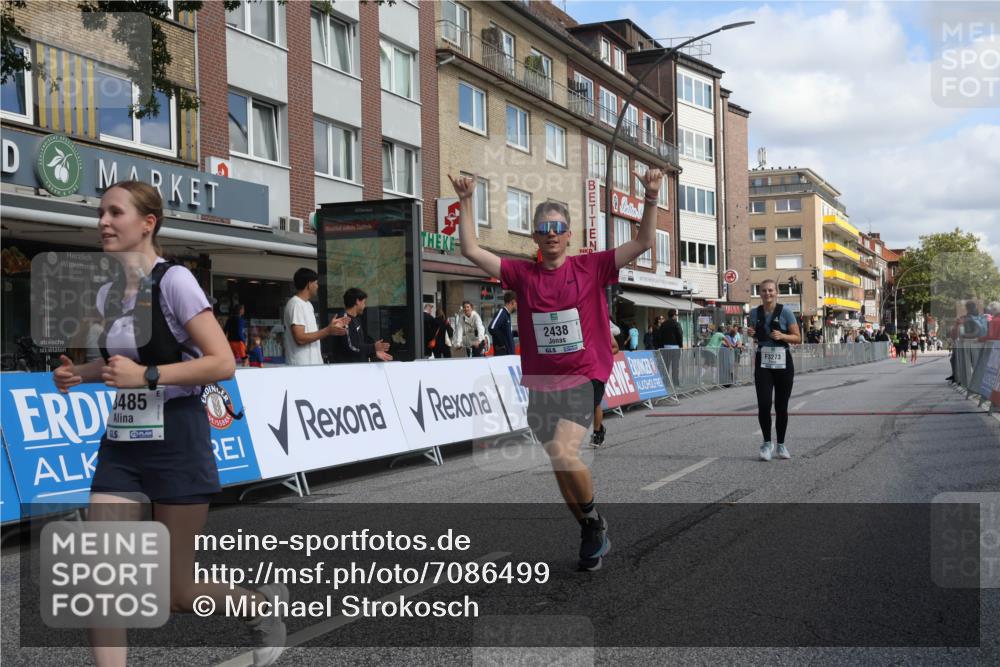 15.09.2024 - PSD Bank Halbmarathon Michael Strokosch http://msf.ph/oto/7086499 15.09.2024 12:34:50 Ziel 2438, 2444, 3151, 3251, 3273, 3485 meine-sportfotos.de