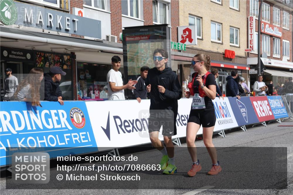 15.09.2024 - PSD Bank Halbmarathon Michael Strokosch http://msf.ph/oto/7086663 15.09.2024 12:35:12 Ziel 2207, 2324, 3300, 3335 meine-sportfotos.de