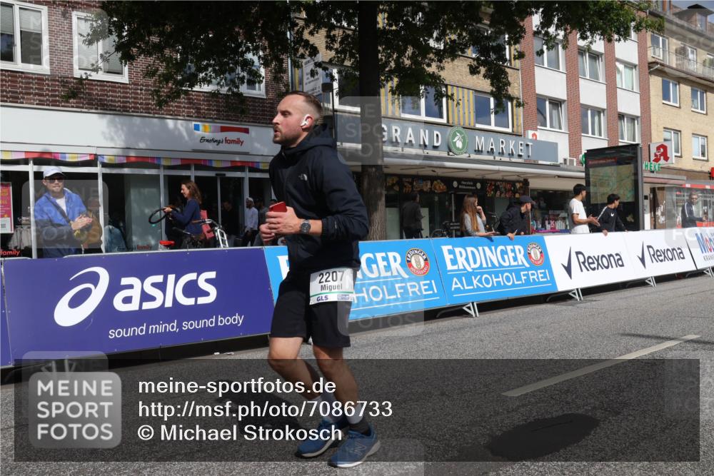 15.09.2024 - PSD Bank Halbmarathon Michael Strokosch http://msf.ph/oto/7086733 15.09.2024 12:35:18 Ziel 2207, 2324, 3071, 3300, 3329, 3335, 3468 meine-sportfotos.de
