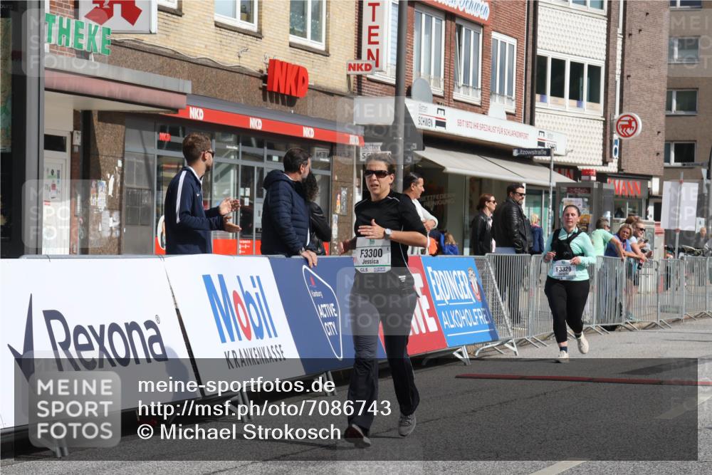 15.09.2024 - PSD Bank Halbmarathon Michael Strokosch http://msf.ph/oto/7086743 15.09.2024 12:35:21 Ziel 2207, 2324, 3071, 3178, 3300, 3329, 3335, 3468 meine-sportfotos.de