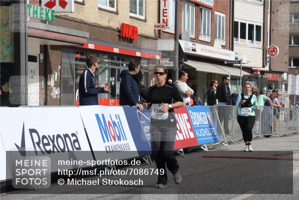 15.09.2024 - PSD Bank Halbmarathon Michael Strokosch http://msf.ph/oto/7086749 15.09.2024 12:35:21 Ziel 2207, 2324, 3071, 3178, 3300, 3329, 3335, 3468 meine-sportfotos.de