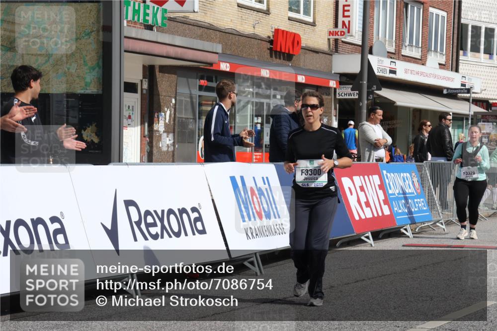 15.09.2024 - PSD Bank Halbmarathon Michael Strokosch http://msf.ph/oto/7086754 15.09.2024 12:35:22 Ziel 2207, 3071, 3178, 3300, 3329, 3468 meine-sportfotos.de