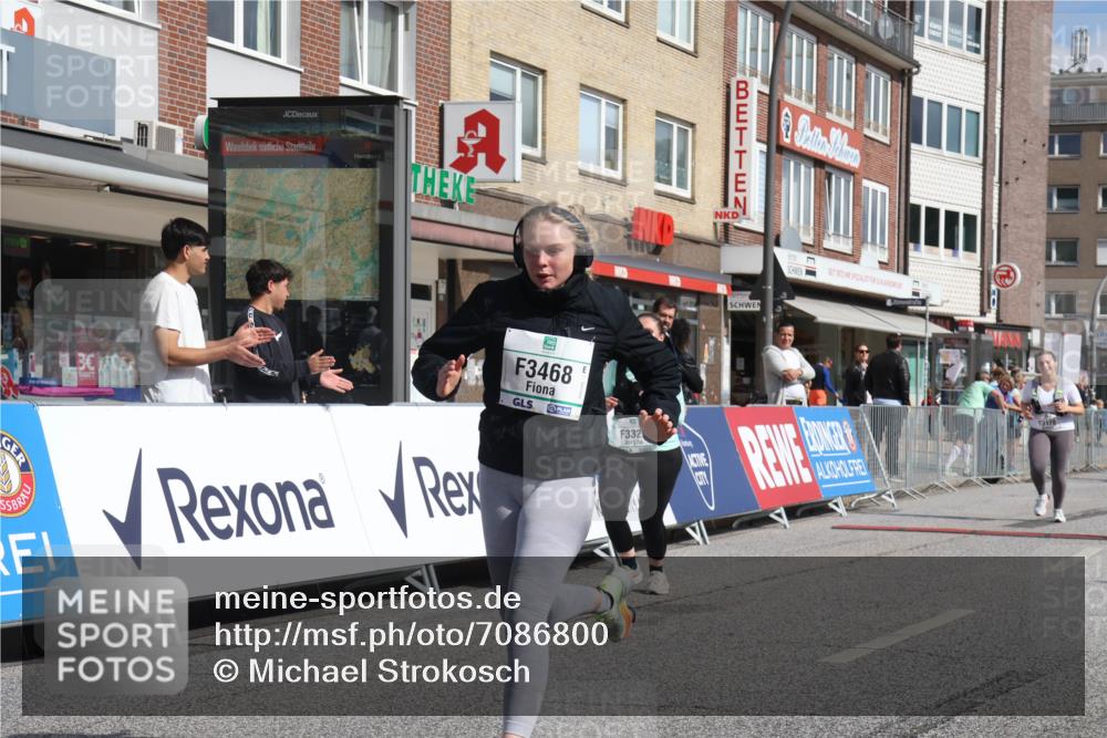 15.09.2024 - PSD Bank Halbmarathon Michael Strokosch http://msf.ph/oto/7086800 15.09.2024 12:35:25 Ziel 1504, 2207, 2257, 2286, 3071, 3178, 3300, 3329, 3468 meine-sportfotos.de