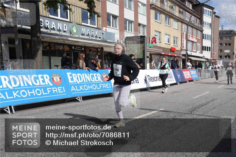 15.09.2024 - PSD Bank Halbmarathon Michael Strokosch http://msf.ph/oto/7086811 15.09.2024 12:35:25 Ziel 1504, 2207, 2257, 2286, 3071, 3178, 3300, 3329, 3468 meine-sportfotos.de