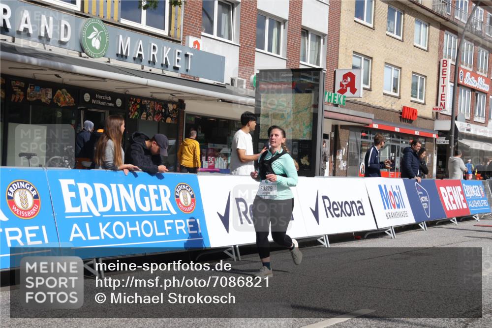 15.09.2024 - PSD Bank Halbmarathon Michael Strokosch http://msf.ph/oto/7086821 15.09.2024 12:35:26 Ziel 1504, 1895, 2257, 2286, 3071, 3178, 3300, 3329, 3468 meine-sportfotos.de