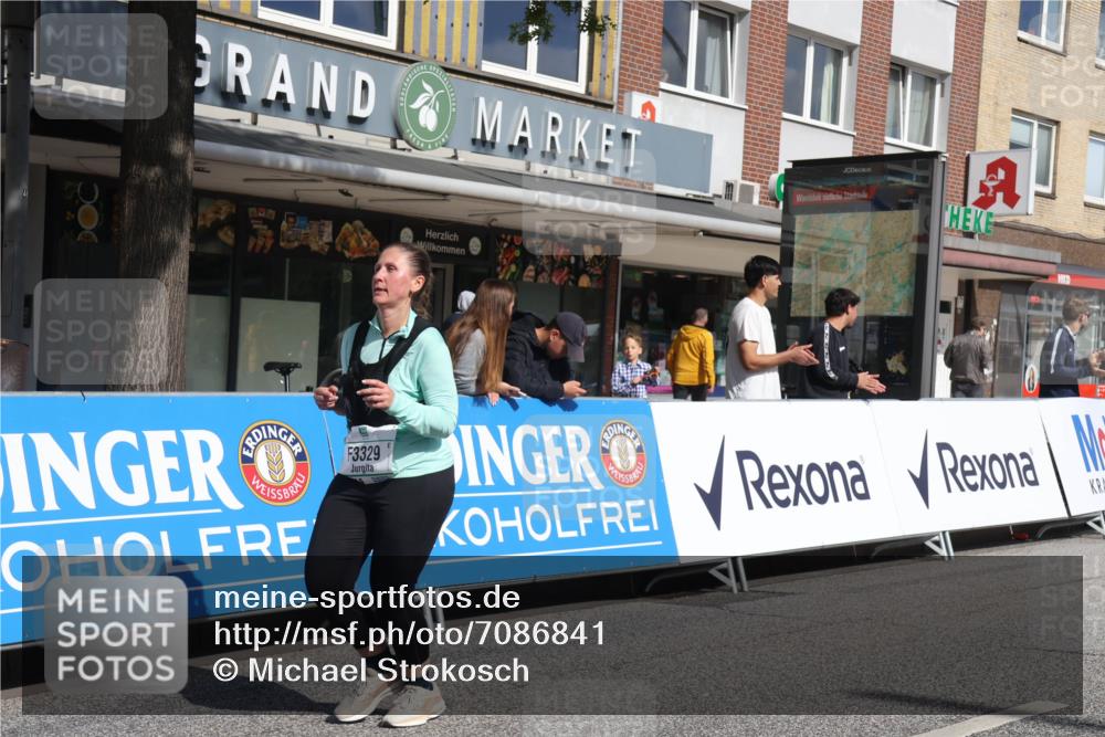 15.09.2024 - PSD Bank Halbmarathon Michael Strokosch http://msf.ph/oto/7086841 15.09.2024 12:35:28 Ziel 1504, 1895, 2257, 2286, 3071, 3178, 3300, 3329, 3468 meine-sportfotos.de