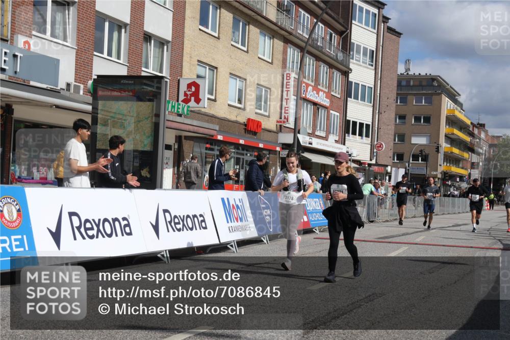 15.09.2024 - PSD Bank Halbmarathon Michael Strokosch http://msf.ph/oto/7086845 15.09.2024 12:35:28 Ziel 1504, 1895, 2257, 2286, 3071, 3178, 3300, 3329, 3468 meine-sportfotos.de