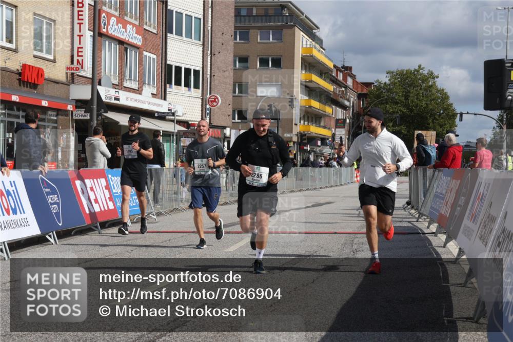 15.09.2024 - PSD Bank Halbmarathon Michael Strokosch http://msf.ph/oto/7086904 15.09.2024 12:35:33 Ziel 1504, 1895, 2257, 2286, 3071, 3178, 3329, 3468 meine-sportfotos.de