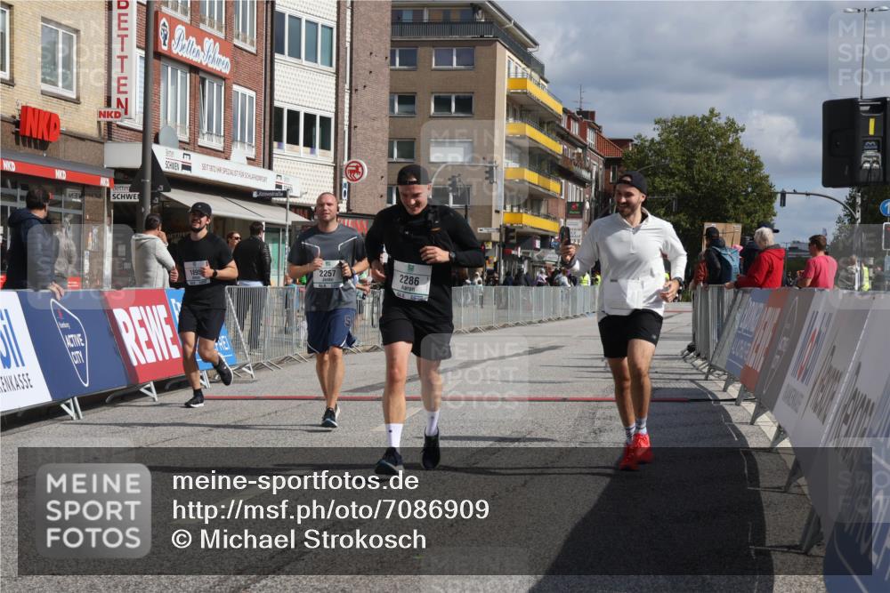 15.09.2024 - PSD Bank Halbmarathon Michael Strokosch http://msf.ph/oto/7086909 15.09.2024 12:35:33 Ziel 1504, 1895, 2257, 2286, 3071, 3178, 3329, 3468 meine-sportfotos.de