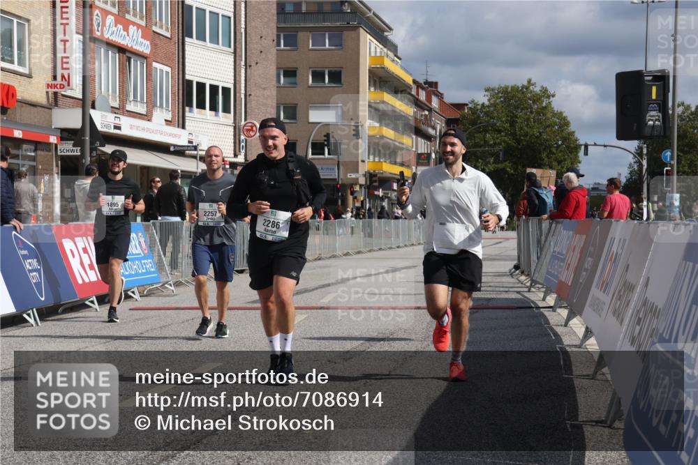 15.09.2024 - PSD Bank Halbmarathon Michael Strokosch http://msf.ph/oto/7086914 15.09.2024 12:35:34 Ziel 1504, 1895, 2257, 2286, 3071, 3178, 3329, 3468 meine-sportfotos.de