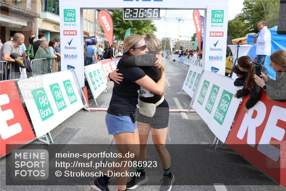 15.09.2024 - PSD Bank Halbmarathon Strokosch-Dieckow http://msf.ph/oto/7086923 15.09.2024 12:37:47 Ziel 2742, 2761, 3386 meine-sportfotos.de