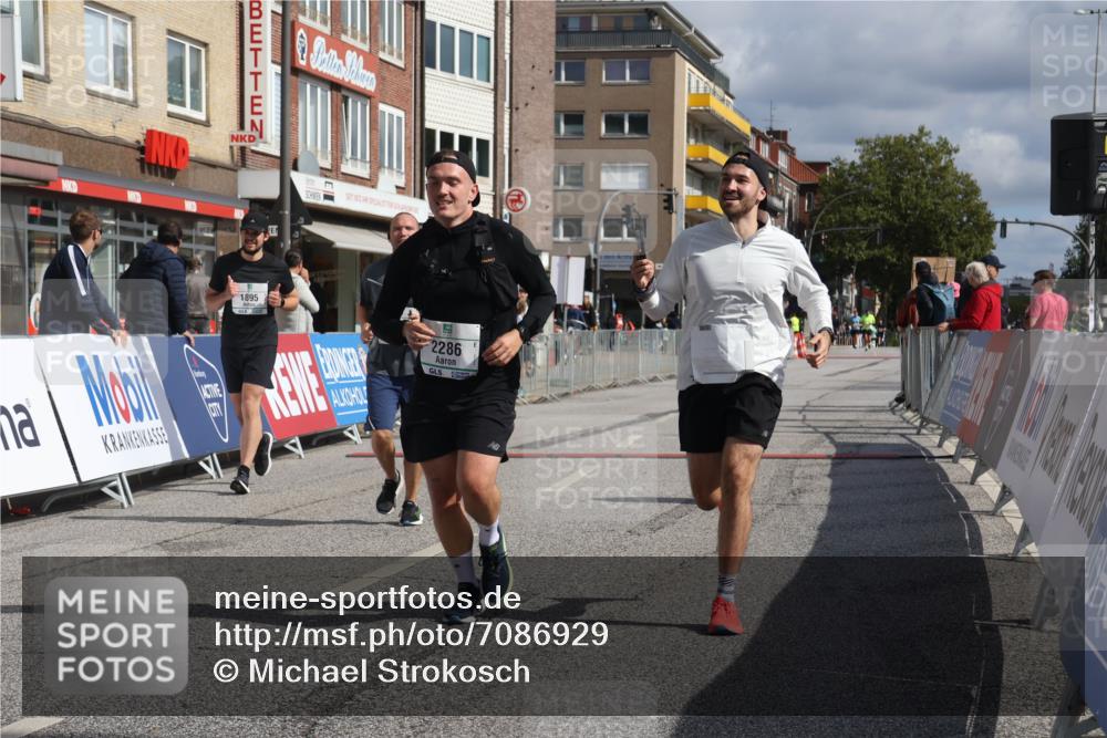 15.09.2024 - PSD Bank Halbmarathon Michael Strokosch http://msf.ph/oto/7086929 15.09.2024 12:35:34 Ziel 1504, 1895, 2257, 2286, 3071, 3178, 3329, 3468 meine-sportfotos.de