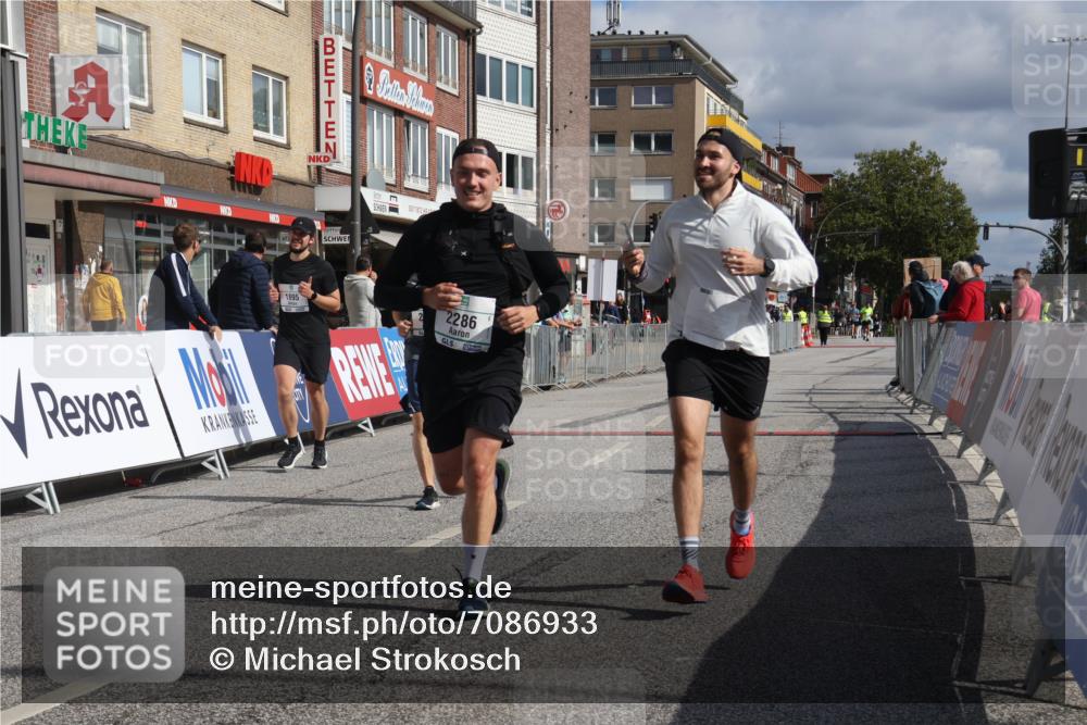 15.09.2024 - PSD Bank Halbmarathon Michael Strokosch http://msf.ph/oto/7086933 15.09.2024 12:35:35 Ziel 1504, 1895, 2257, 2286, 3071, 3178, 3329, 3468 meine-sportfotos.de