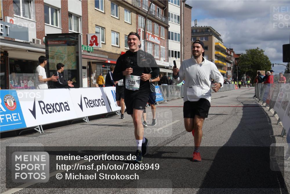 15.09.2024 - PSD Bank Halbmarathon Michael Strokosch http://msf.ph/oto/7086949 15.09.2024 12:35:35 Ziel 1504, 1895, 2257, 2286, 3071, 3178, 3329, 3468 meine-sportfotos.de
