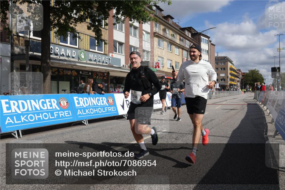 15.09.2024 - PSD Bank Halbmarathon Michael Strokosch http://msf.ph/oto/7086954 15.09.2024 12:35:36 Ziel 1504, 1895, 2257, 2286, 3071, 3178, 3329, 3468 meine-sportfotos.de