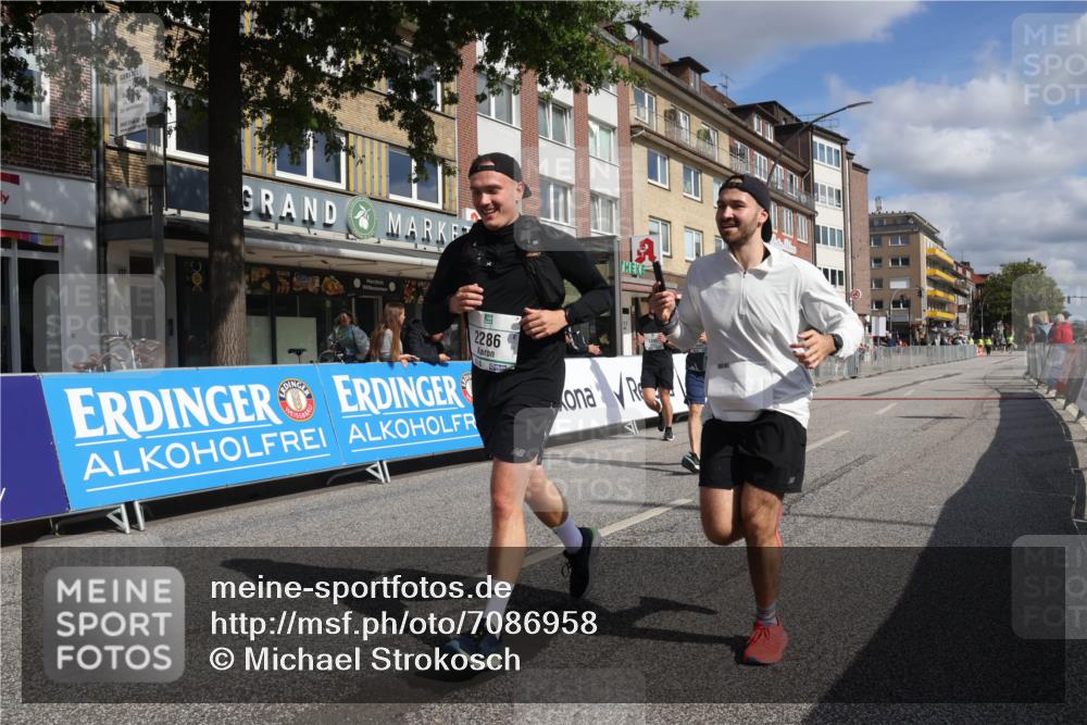 15.09.2024 - PSD Bank Halbmarathon Michael Strokosch http://msf.ph/oto/7086958 15.09.2024 12:35:36 Ziel 1504, 1895, 2257, 2286, 3071, 3178, 3329, 3468 meine-sportfotos.de