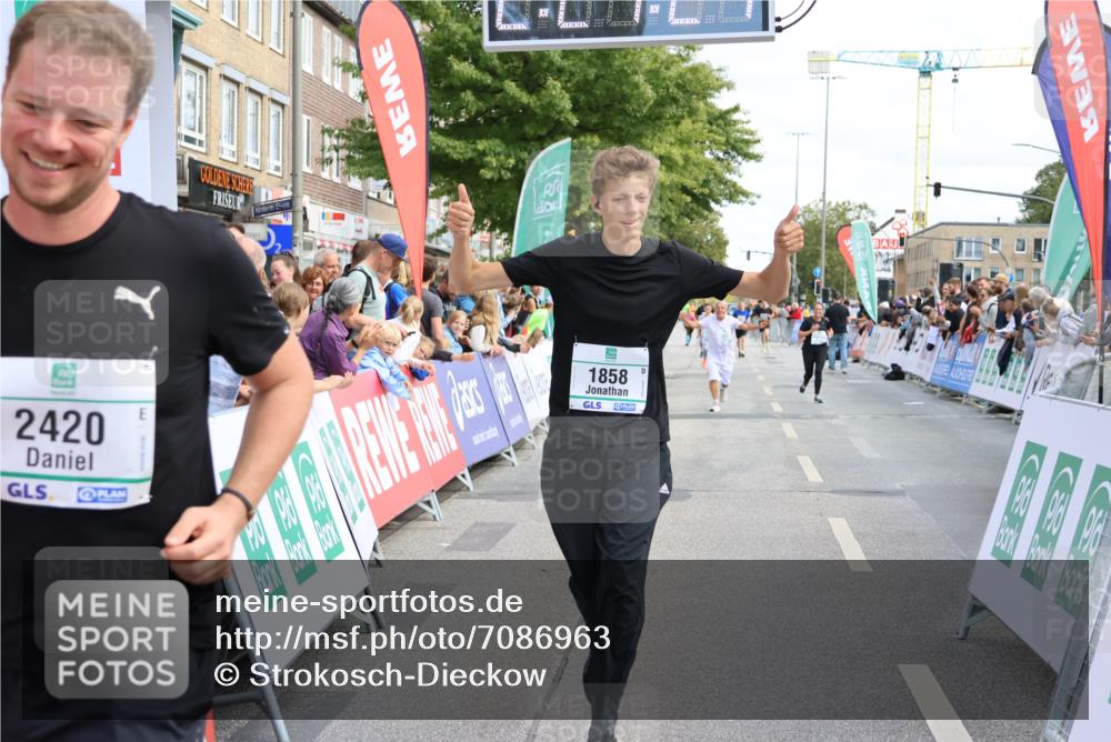15.09.2024 - PSD Bank Halbmarathon Strokosch-Dieckow http://msf.ph/oto/7086963 15.09.2024 12:28:15 Ziel 1858, 2322, 2360, 2420, 3284 meine-sportfotos.de
