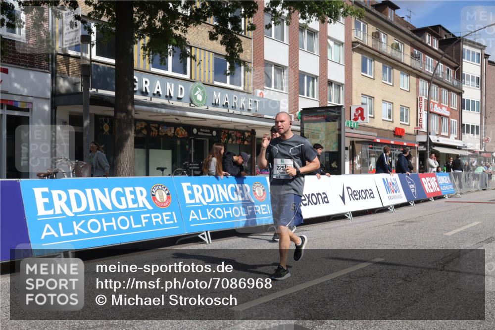 15.09.2024 - PSD Bank Halbmarathon Michael Strokosch http://msf.ph/oto/7086968 15.09.2024 12:35:37 Ziel 1504, 1895, 2257, 2286, 3071, 3178 meine-sportfotos.de