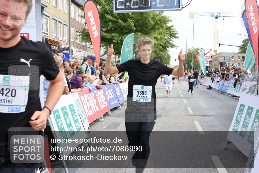 15.09.2024 - PSD Bank Halbmarathon Strokosch-Dieckow http://msf.ph/oto/7086990 15.09.2024 12:28:15 Ziel 1858, 2322, 2360, 2420, 3284 meine-sportfotos.de