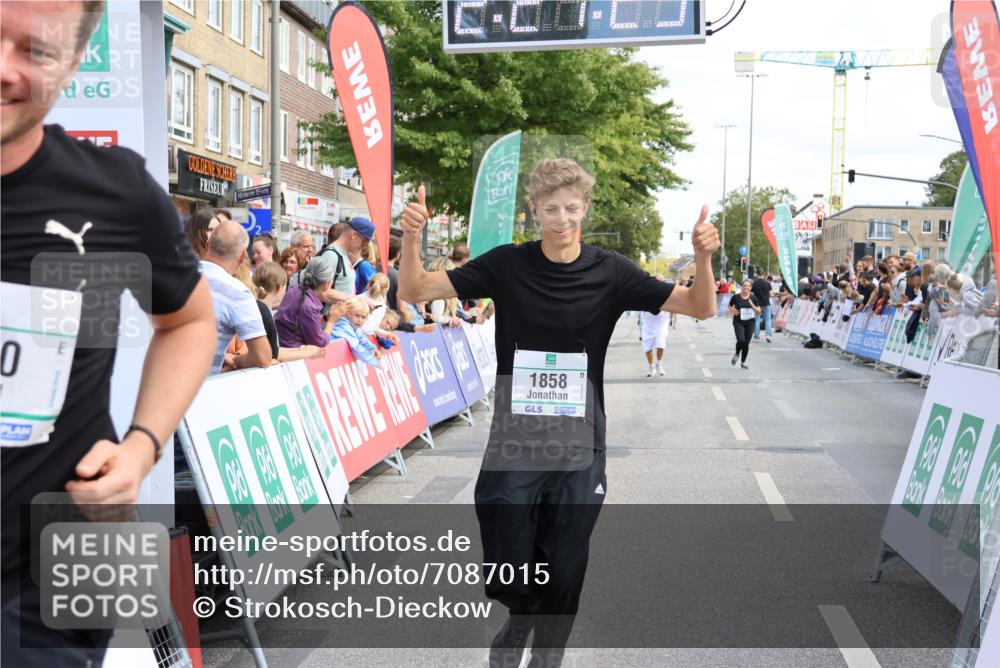 15.09.2024 - PSD Bank Halbmarathon Strokosch-Dieckow http://msf.ph/oto/7087015 15.09.2024 12:28:16 Ziel 1858, 2322, 2360, 2420, 3284 meine-sportfotos.de