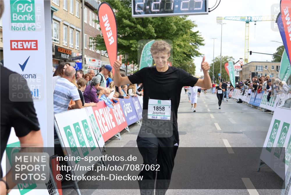 15.09.2024 - PSD Bank Halbmarathon Strokosch-Dieckow http://msf.ph/oto/7087062 15.09.2024 12:28:16 Ziel 1858, 2322, 2360, 2420, 3284 meine-sportfotos.de