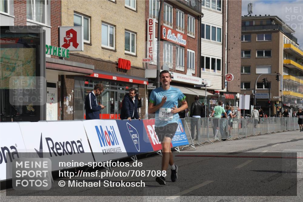 15.09.2024 - PSD Bank Halbmarathon Michael Strokosch http://msf.ph/oto/7087088 15.09.2024 12:36:12 Ziel 2302, 2380 meine-sportfotos.de