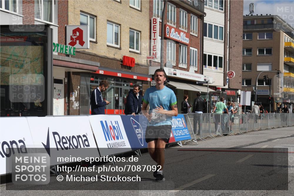 15.09.2024 - PSD Bank Halbmarathon Michael Strokosch http://msf.ph/oto/7087092 15.09.2024 12:36:12 Ziel 2302, 2380 meine-sportfotos.de