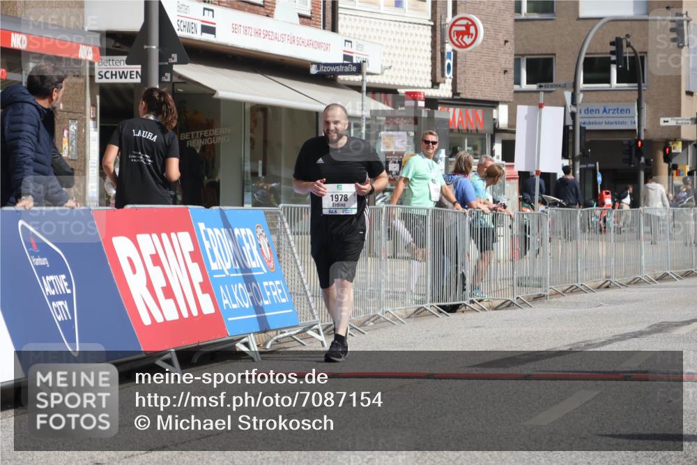 15.09.2024 - PSD Bank Halbmarathon Michael Strokosch http://msf.ph/oto/7087154 15.09.2024 12:36:29 Ziel 1978, 3404, 3411 meine-sportfotos.de