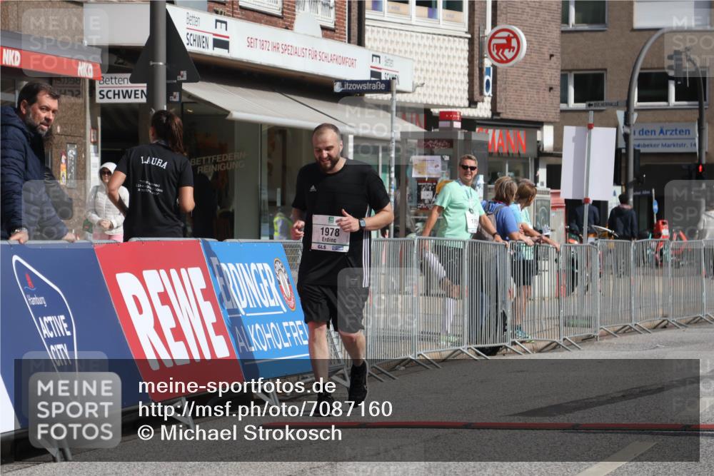 15.09.2024 - PSD Bank Halbmarathon Michael Strokosch http://msf.ph/oto/7087160 15.09.2024 12:36:29 Ziel 1978, 3404, 3411 meine-sportfotos.de