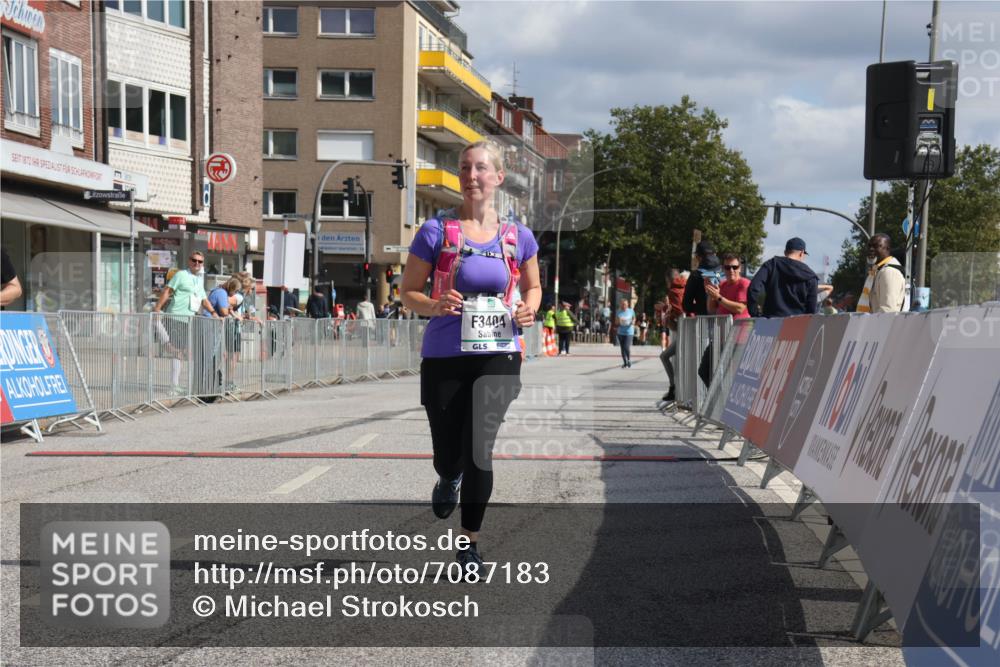 15.09.2024 - PSD Bank Halbmarathon Michael Strokosch http://msf.ph/oto/7087183 15.09.2024 12:36:32 Ziel 1978, 3404, 3411 meine-sportfotos.de