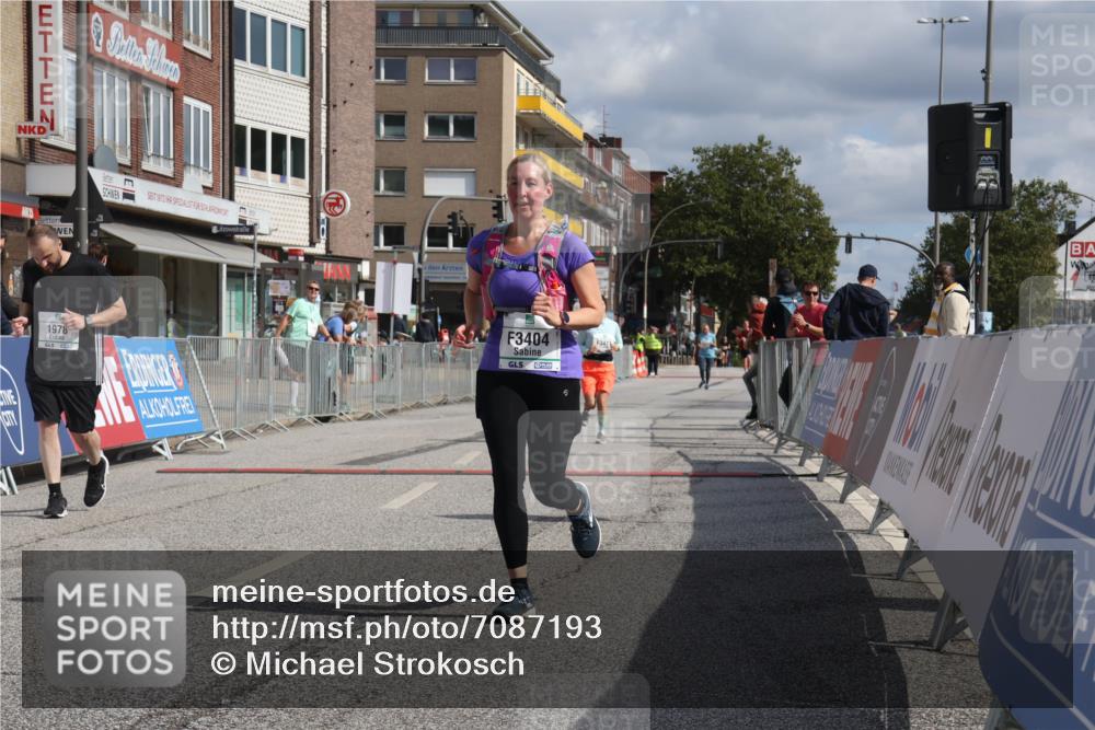 15.09.2024 - PSD Bank Halbmarathon Michael Strokosch http://msf.ph/oto/7087193 15.09.2024 12:36:32 Ziel 1978, 3404, 3411 meine-sportfotos.de