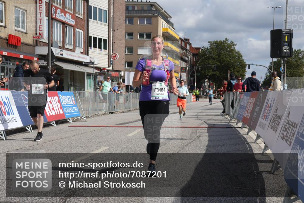 15.09.2024 - PSD Bank Halbmarathon Michael Strokosch http://msf.ph/oto/7087201 15.09.2024 12:36:33 Ziel 1978, 3404, 3411 meine-sportfotos.de