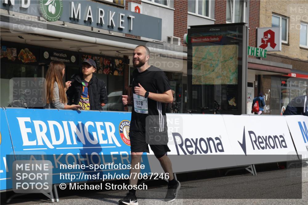 15.09.2024 - PSD Bank Halbmarathon Michael Strokosch http://msf.ph/oto/7087246 15.09.2024 12:36:36 Ziel 1978, 3404, 3411 meine-sportfotos.de