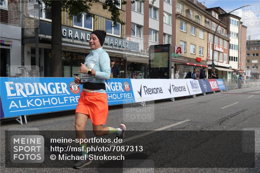 15.09.2024 - PSD Bank Halbmarathon Michael Strokosch http://msf.ph/oto/7087313 15.09.2024 12:36:41 Ziel 1978, 3404, 3411 meine-sportfotos.de