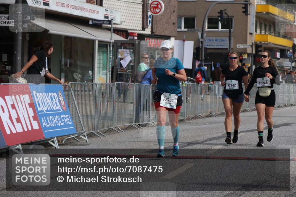 15.09.2024 - PSD Bank Halbmarathon Michael Strokosch http://msf.ph/oto/7087475 15.09.2024 12:37:15 Ziel 2742, 2761, 3386 meine-sportfotos.de