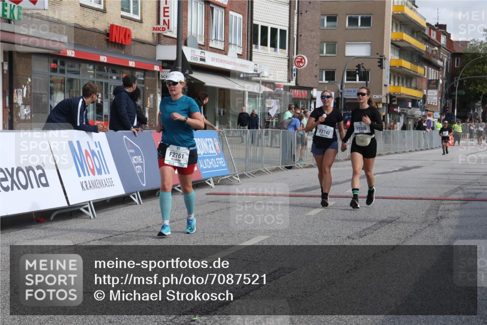 15.09.2024 - PSD Bank Halbmarathon Michael Strokosch http://msf.ph/oto/7087521 15.09.2024 12:37:18 Ziel 2742, 2761, 3386 meine-sportfotos.de