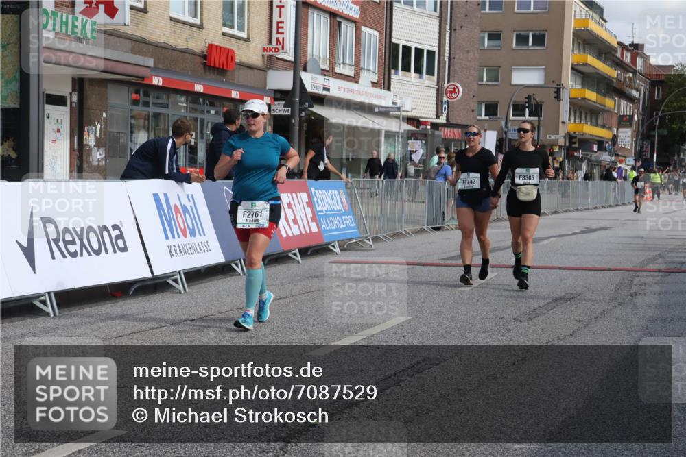 15.09.2024 - PSD Bank Halbmarathon Michael Strokosch http://msf.ph/oto/7087529 15.09.2024 12:37:18 Ziel 2742, 2761, 3386 meine-sportfotos.de