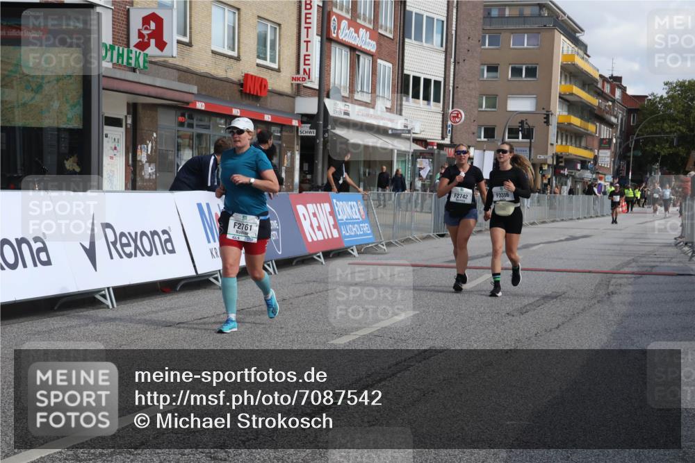 15.09.2024 - PSD Bank Halbmarathon Michael Strokosch http://msf.ph/oto/7087542 15.09.2024 12:37:18 Ziel 2742, 2761, 3386 meine-sportfotos.de