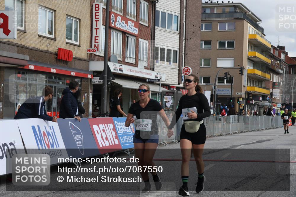 15.09.2024 - PSD Bank Halbmarathon Michael Strokosch http://msf.ph/oto/7087550 15.09.2024 12:37:20 Ziel 2742, 2761, 3386 meine-sportfotos.de