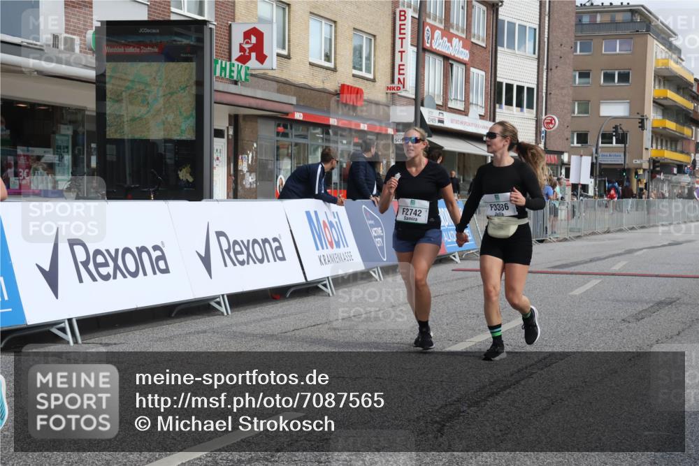 15.09.2024 - PSD Bank Halbmarathon Michael Strokosch http://msf.ph/oto/7087565 15.09.2024 12:37:21 Ziel 2742, 2761, 3386 meine-sportfotos.de