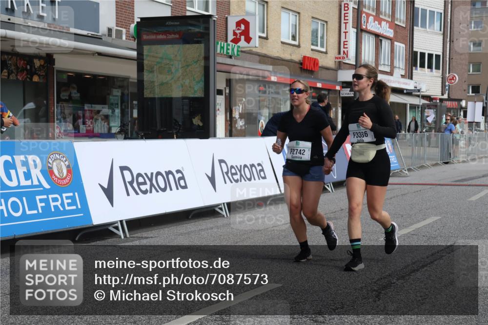 15.09.2024 - PSD Bank Halbmarathon Michael Strokosch http://msf.ph/oto/7087573 15.09.2024 12:37:21 Ziel 2742, 2761, 3386 meine-sportfotos.de