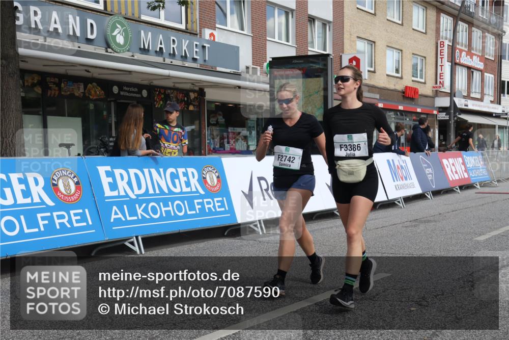 15.09.2024 - PSD Bank Halbmarathon Michael Strokosch http://msf.ph/oto/7087590 15.09.2024 12:37:22 Ziel 2742, 2761, 3386 meine-sportfotos.de