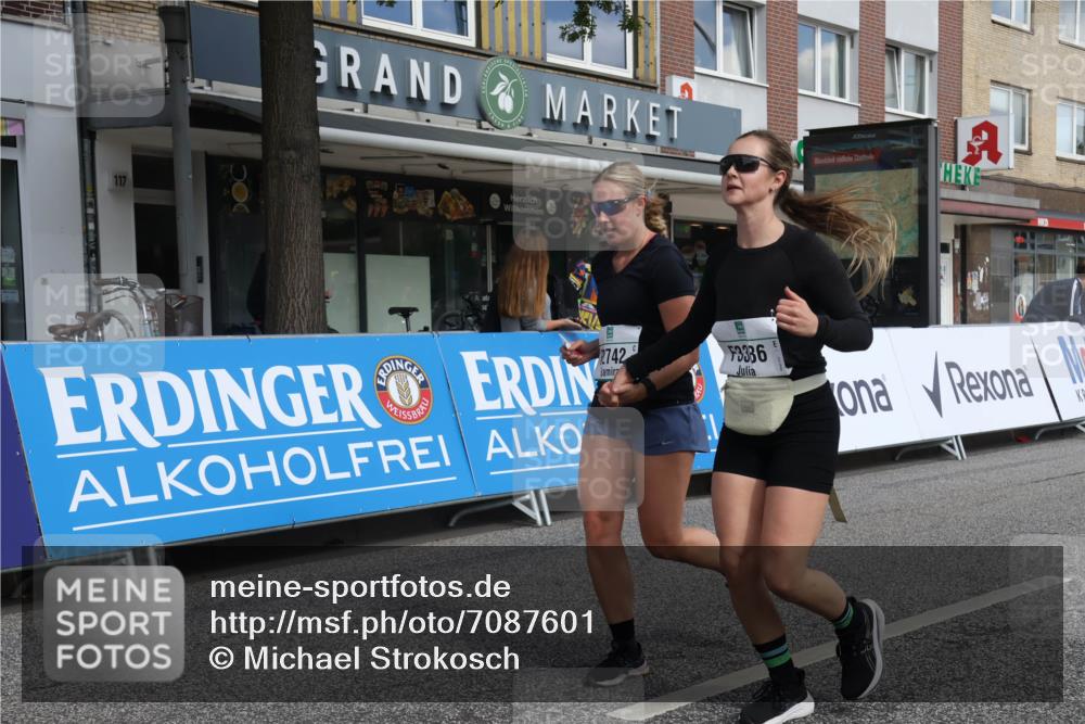 15.09.2024 - PSD Bank Halbmarathon Michael Strokosch http://msf.ph/oto/7087601 15.09.2024 12:37:23 Ziel 2742, 2761, 3386, 3441 meine-sportfotos.de